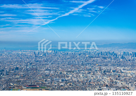 信貴生駒スカイラインから眺める大阪平野の風景 135110927