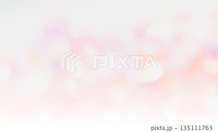 ふんわりキラキラ背景　淡いピンク色　玉ボケぼかしグラデーション 135111763