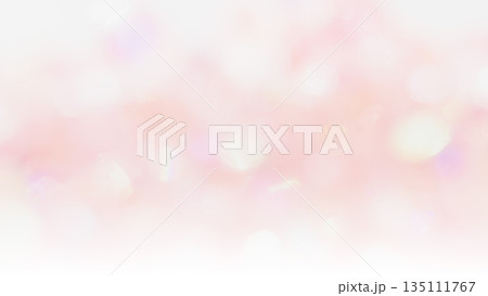 ふんわりキラキラ背景　淡いピンク色　玉ボケぼかしグラデーション 135111767