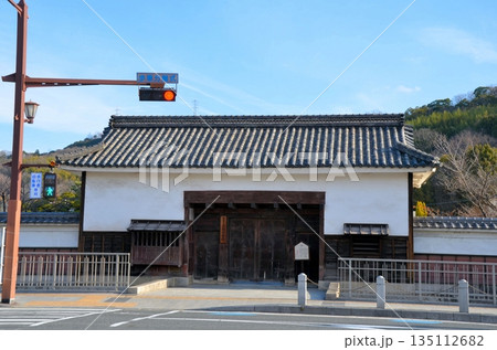 笠岡代官所跡 長屋門	 135112682