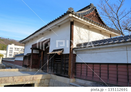 笠岡代官所跡 長屋門	 135112691