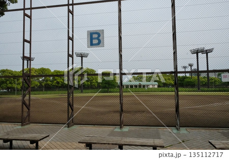 綺麗に整備された野球グラウンド 綺麗に整備された野球グラウンド 135112717
