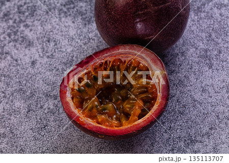 Sweet juicy passion fruit - maracuya Sweet juicy passion fruit - maracuya 135113707