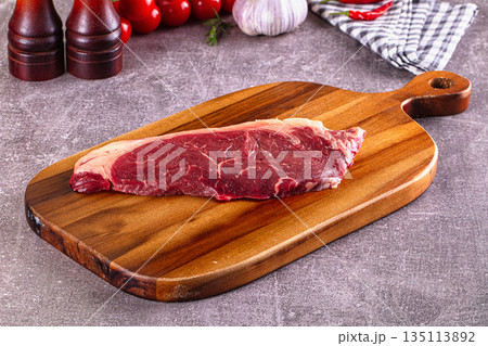 Raw beef sriploin marble beef Raw beef sriploin marble beef 135113892