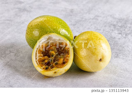 Sweet juice tropical exotic maracuya Sweet juice tropical exotic maracuya 135113943