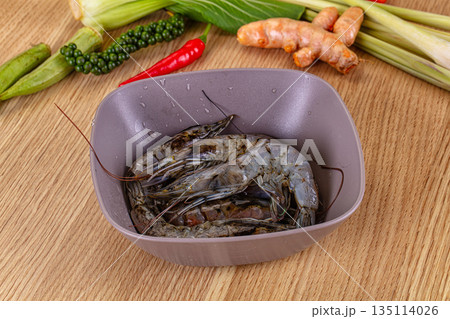 Fresh raw prawn in the bowl Fresh raw prawn in the bowl 135114026