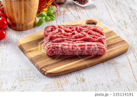 Raw minced meat for cooking Raw minced meat for cooking 135114191