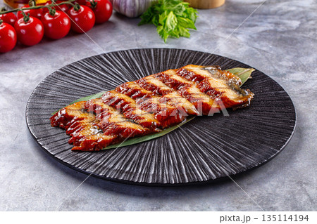 Grilled eel with unagi sauce 135114194