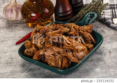 Shredded slow cooked pork meat Shredded slow cooked pork meat 135114252