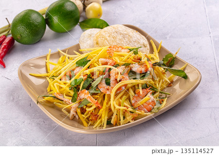 Salad with mango and prawn Salad with mango and prawn 135114527