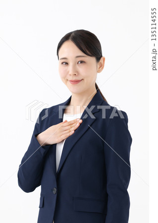 若いビジネスウーマン 135114555