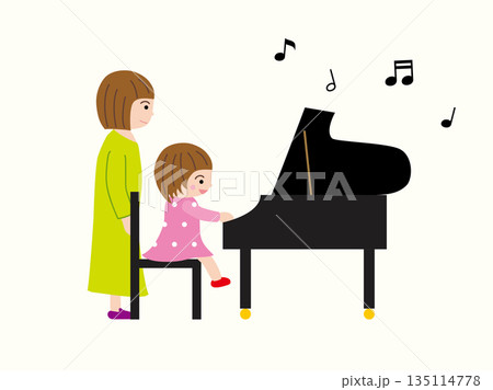 ピアノを弾く女の子と先生と音符 135114778