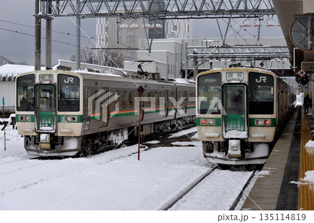 山形線719系5000番台普通電車 135114819