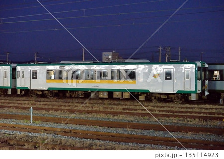 構内留置中のキハ110系気動車 135114923