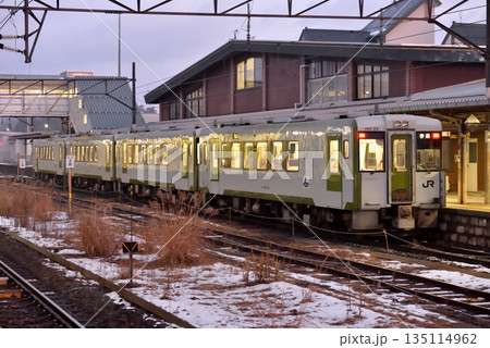 釜石線キハ100系普通列車4両 釜石線キハ100系普通列車4両 135114962