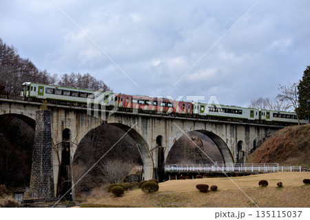 釜石線を走るキハ110系快速はまゆり54号 135115037