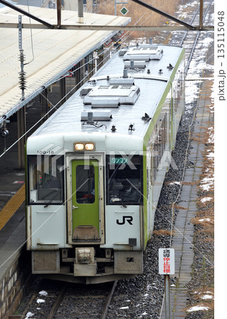 釜石線キハ100系普通列車2両 釜石線キハ100系普通列車2両 135115048