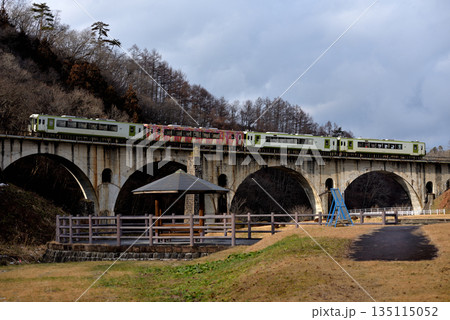 釜石線を走るキハ110系快速はまゆり54号 釜石線を走るキハ110系快速はまゆり54号 135115052