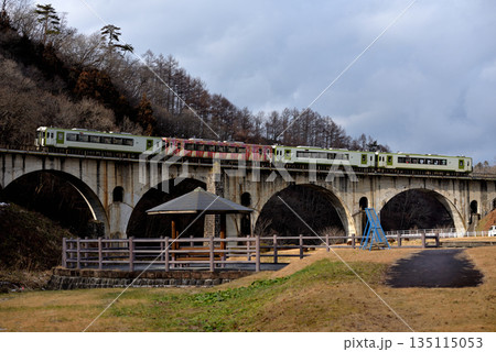 釜石線を走るキハ110系快速はまゆり54号 135115053