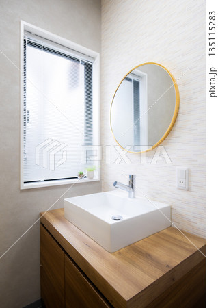 おしゃれな洗面台 135115283