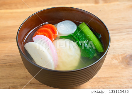 雑煮の和食料理 正月の定番 雑煮の和食料理 正月の定番 135115486