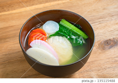 雑煮の和食料理 正月の定番 135115488