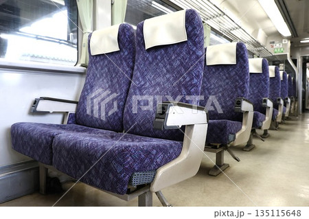 【JR東日本】キハ110系0番台 快速「はまゆり」の車内〜指定席〜（東北本線：盛岡駅） 135115648