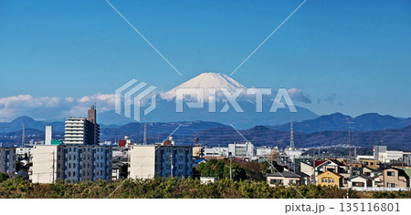 相模川・神川橋から見た富士山（冬、一月） 135116801