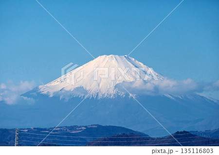 相模川・神川橋から見た富士山（冬、一月） 135116803