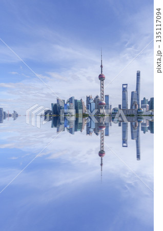 河川 川の流れ 空 135117094