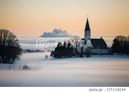 夜明け前の小さな教会 135119244