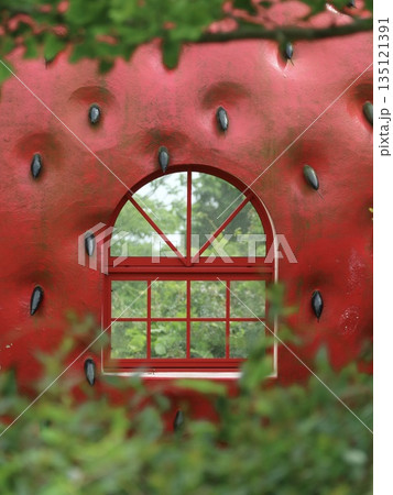 イチゴの窓 135121391