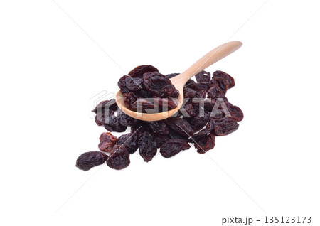 Raisins isolated on white background 135123173
