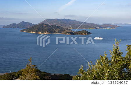 小豆島から見る小豊島と豊島 135124087