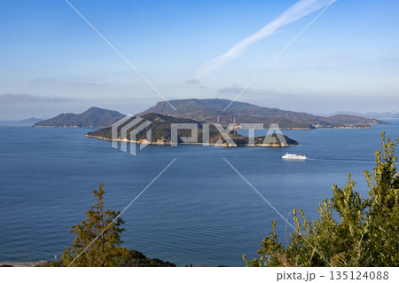 小豆島から見る小豊島と豊島 小豆島から見る小豊島と豊島 135124088