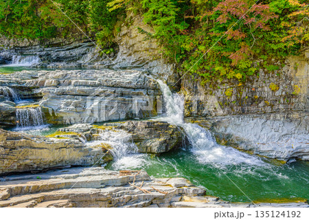 北海道 芦別川 の三段滝 135124192
