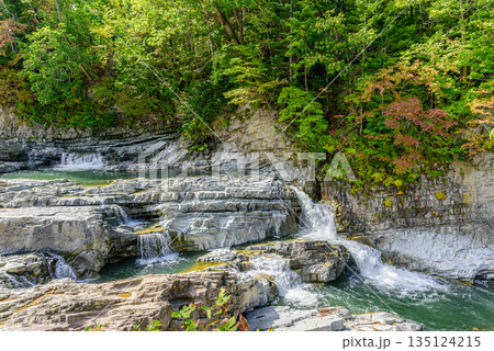 北海道 芦別川 の三段滝 135124215