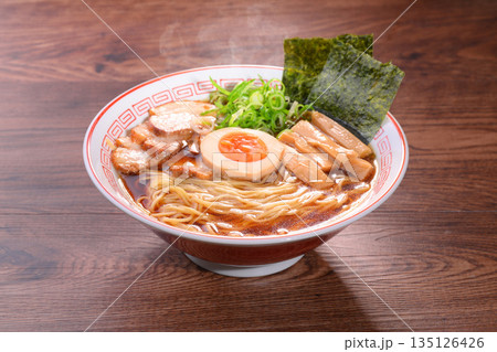 注)湯気は合成です。ラーメン、醤油らーめん、しょう油拉麺、中華蕎麦、昔ながらのらー麺。 注)湯気は合成です。ラーメン、醤油らーめん、しょう油拉麺、中華蕎麦、昔ながらのらー麺。 135126426