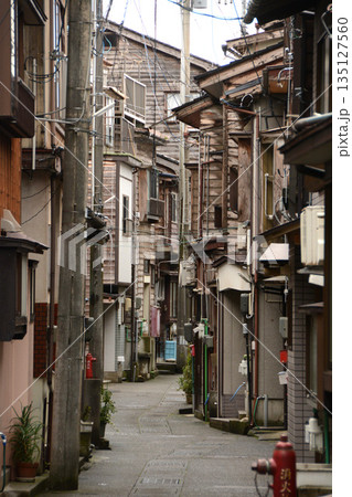 糸魚川市筒石の町並み 135127560