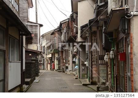 糸魚川市筒石の町並み 糸魚川市筒石の町並み 135127564