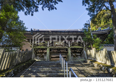 朝熊岳金剛證寺(1月) 仁王門への階段 朝熊岳金剛證寺(1月) 仁王門への階段 135127681