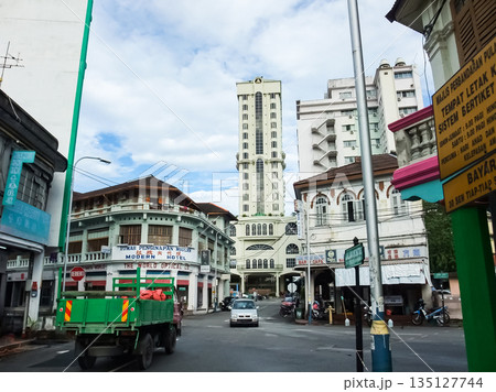 路地裏を散策　マレーシアのペナン島 135127744