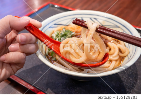 ヌードル 拉麺 麺 135128283