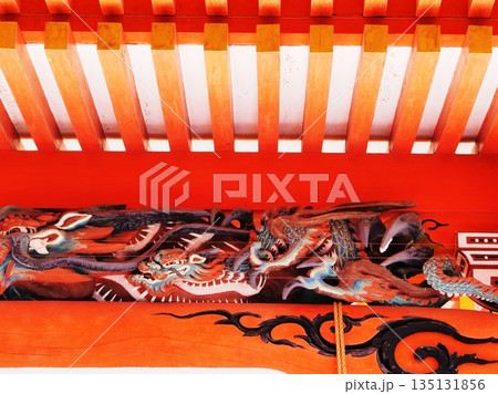 静岡県　富士宮浅間大社　拝殿の彫刻　1月 135131856