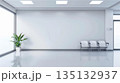シンプルな待合室のインテリア 135132937
