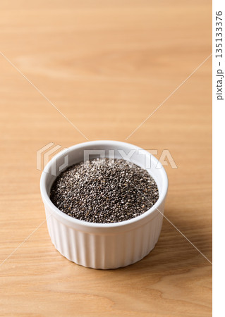 ココットに盛ったチアシード 135133376