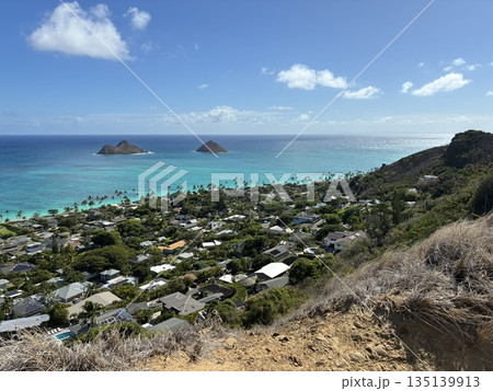 ハワイのラニカイ・ピルボックス・トレイルからの風景 ハワイのラニカイ・ピルボックス・トレイルからの風景 135139913