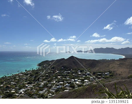 ハワイのラニカイ・ピルボックス・トレイルからの風景 ハワイのラニカイ・ピルボックス・トレイルからの風景 135139921
