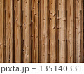 新しい木材の板塀 135140331
