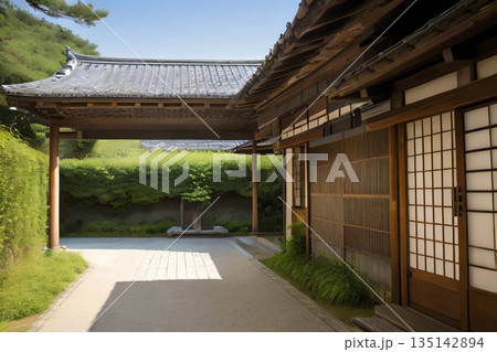 レトロな古民家から眺める田舎の風景 135142894